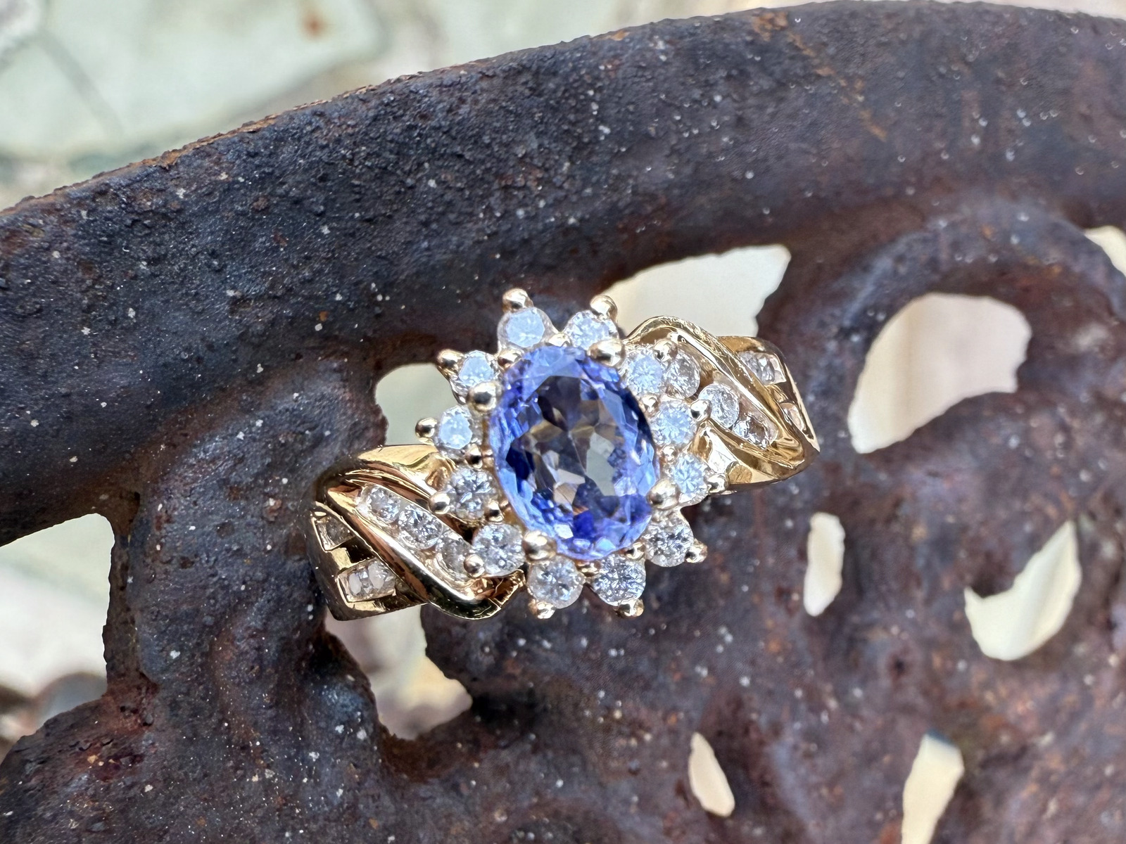 Tanzanite and diamond estate ring